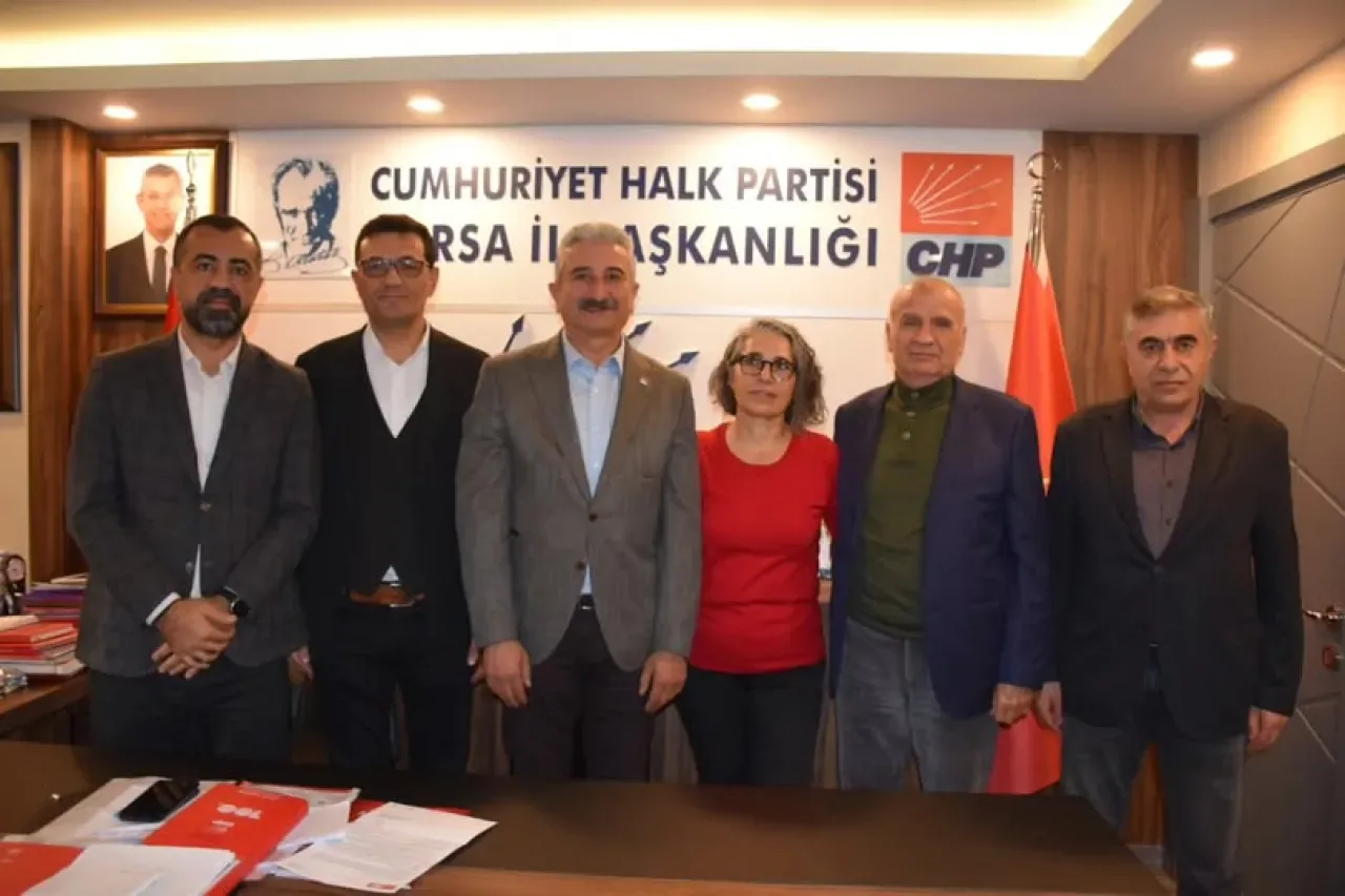 Pir Sultan Abdal Kültür Derneği'nden CHP Bursa İl Başkanlığı'na Ziyaret Pir Sultan Abdal Kültür Derneği'nden CHP Bursa İl Başkanlığı'na Ziyaret