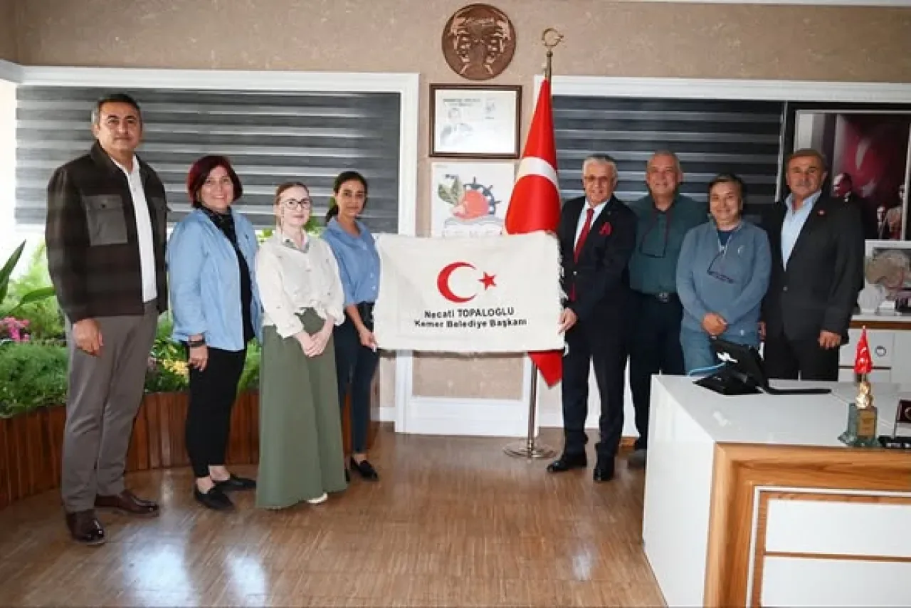 Kemer'de Seramik Kursu Sanatseverlerle Buluştu Kemer'de Seramik Kursu Sanatseverlerle Buluştu