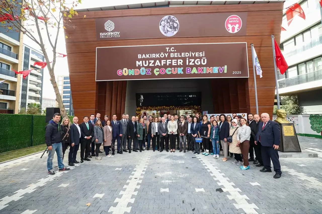 CHP Bakırköy Kadın Kolları, Muzaffer İzgü Gündüz Çocuk Bakımevi'nin Açılışında CHP Bakırköy Kadın Kolları, Muzaffer İzgü Gündüz Çocuk Bakımevi'nin Açılışında