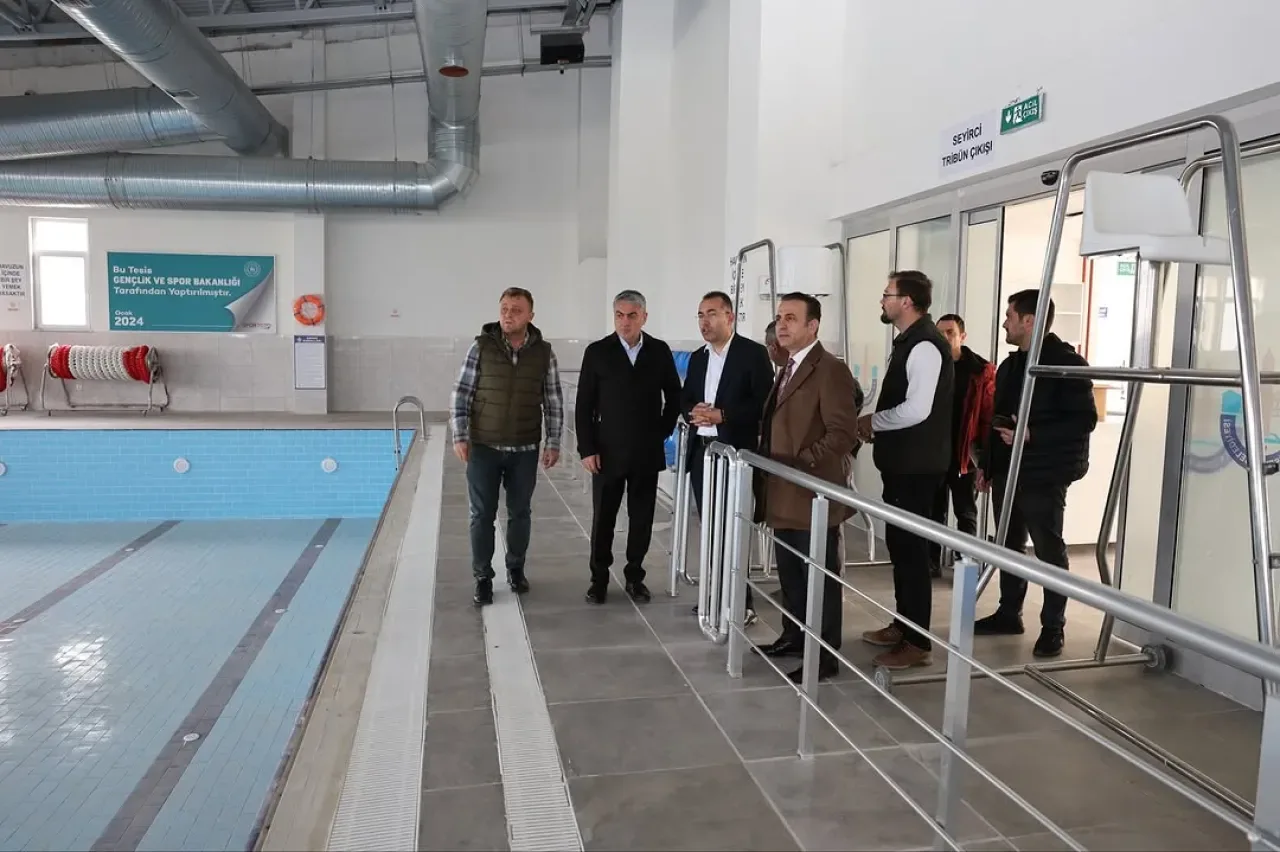 Yenişehir'de Kapalı Yüzme Havuzu Gençlerin Hizmetine Hazırlanıyor Yenişehir'de Kapalı Yüzme Havuzu Gençlerin Hizmetine Hazırlanıyor