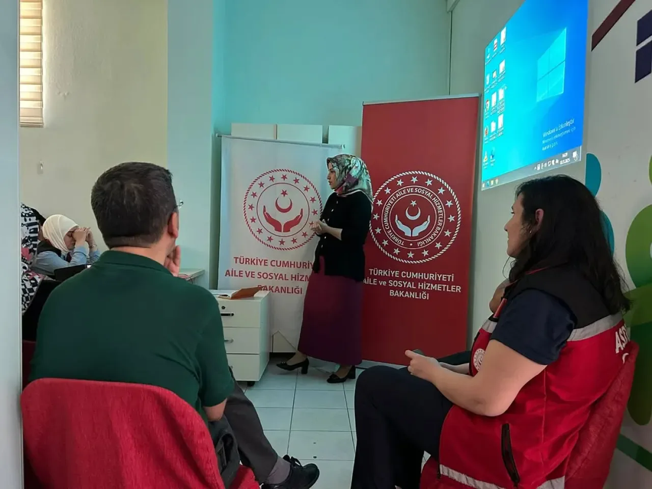 Alanya'da Toplum Ruh Sağlığı Merkezi'nde Sosyal Haklar Semineri Alanya'da Toplum Ruh Sağlığı Merkezi'nde Sosyal Haklar Semineri