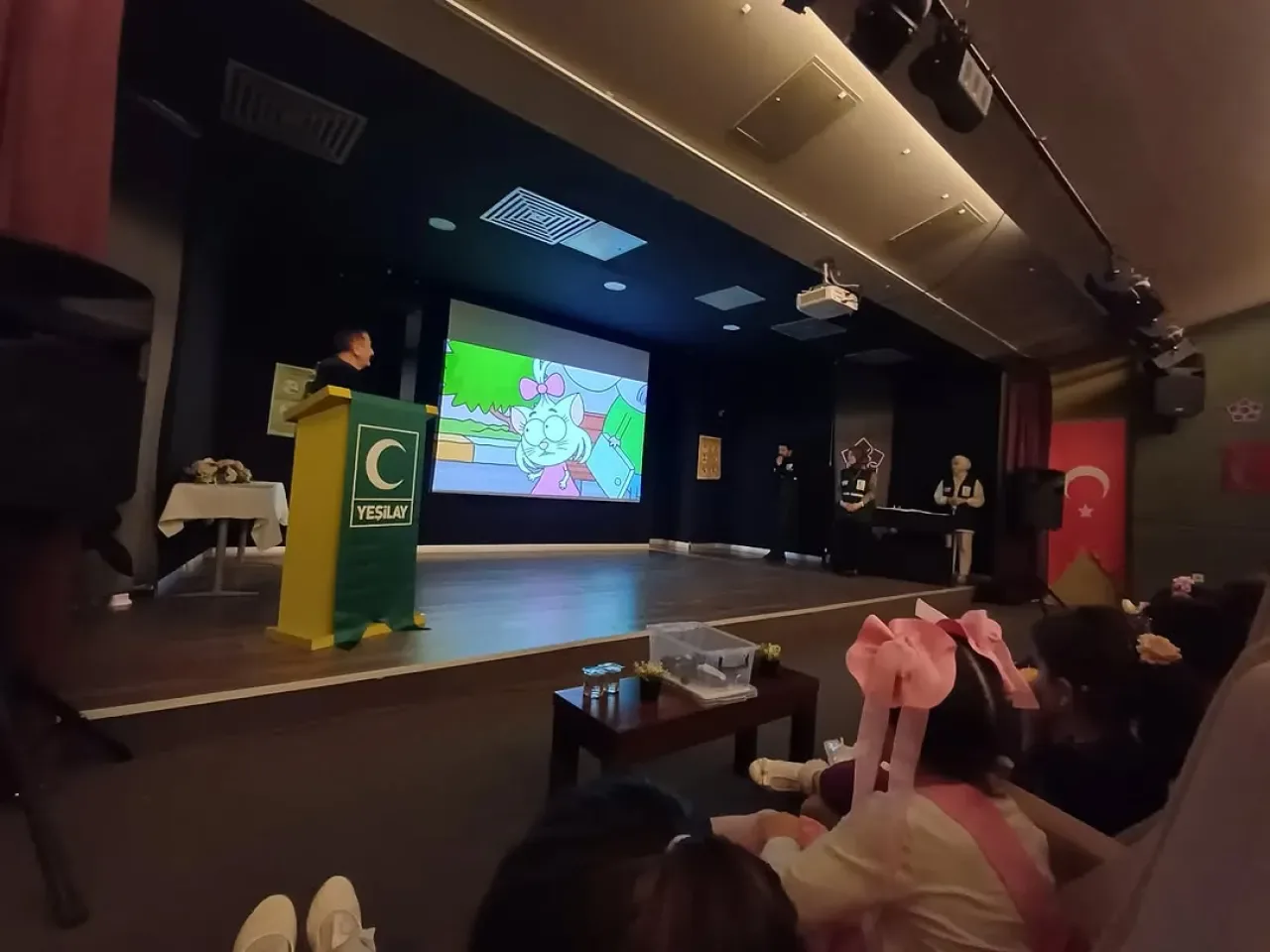 Yeşilay Çekmeköy Şubesi'nden Miniklere Sağlıklı Yaşam ve Teknoloji Eğitimi Yeşilay Çekmeköy Şubesi'nden Miniklere Sağlıklı Yaşam ve Teknoloji Eğitimi