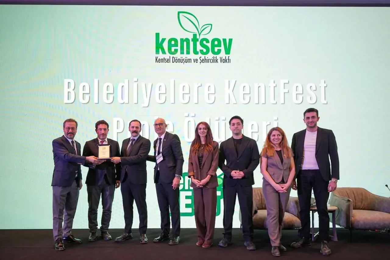 Maltepe Belediyesi Çocuk Tarım Parkı'na "En İyi Çevresel Sürdürülebilirlik Projesi" Ödülü Maltepe Belediyesi Çocuk Tarım Parkı'na "En İyi Çevresel Sürdürülebilirlik Projesi" Ödülü