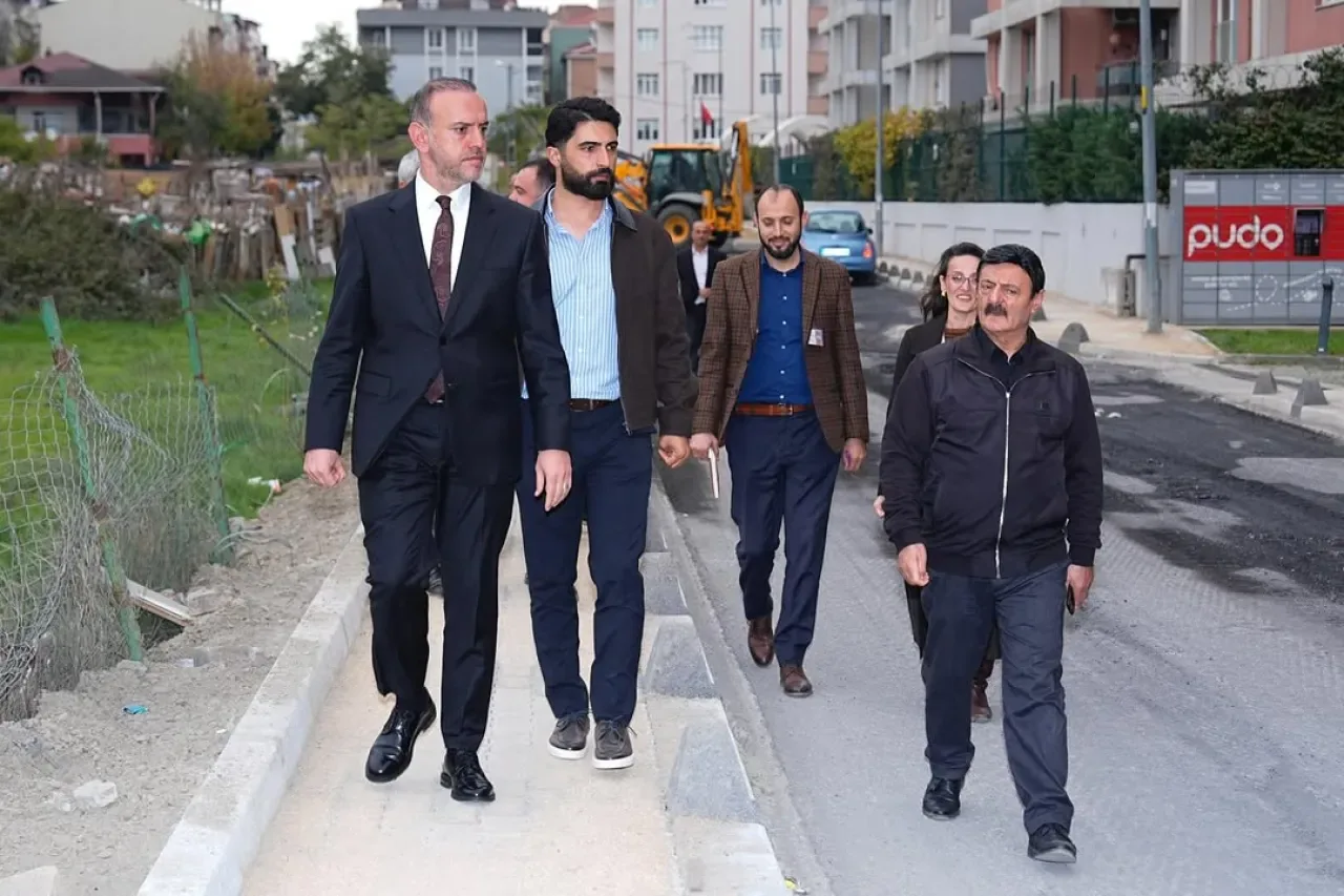 Sancaktepe'de Yol ve Kaldırım Çalışmaları Hız Kesmeden Devam Ediyor Sancaktepe'de Yol ve Kaldırım Çalışmaları Hız Kesmeden Devam Ediyor