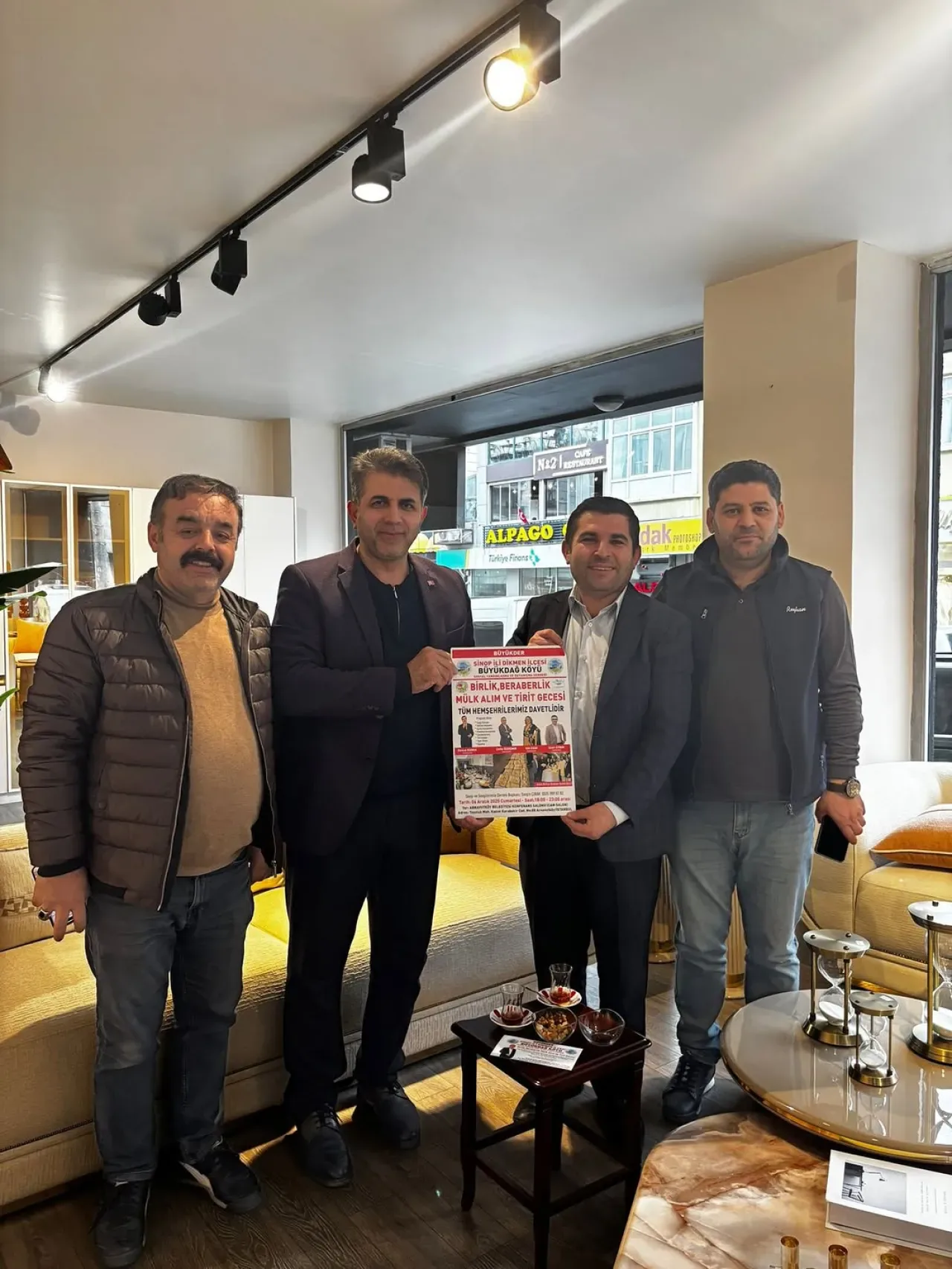 AK Parti Bağcılar İlçe Başkanı, Dernek Başkanı'nı Ziyaret Etti AK Parti Bağcılar İlçe Başkanı, Dernek Başkanı'nı Ziyaret Etti