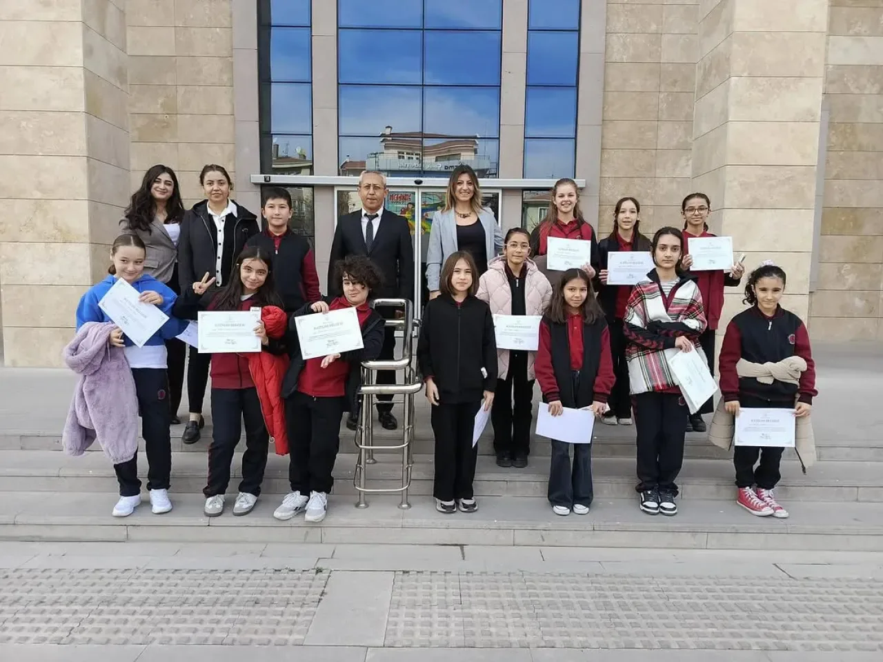 Yenimahalle'de Öğrenciler Kamu Kurumlarını Tanıyor Yenimahalle'de Öğrenciler Kamu Kurumlarını Tanıyor