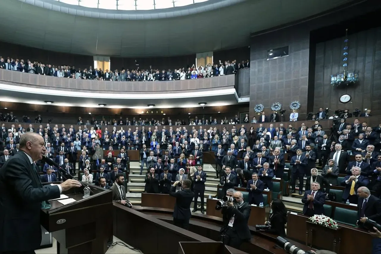 AK Parti İstanbul Milletvekili Büşra Paker'den TBMM'de Grup Toplantısı Açıklaması AK Parti İstanbul Milletvekili Büşra Paker'den TBMM'de Grup Toplantısı Açıklaması