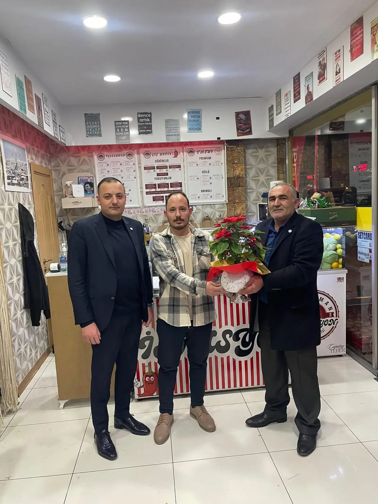 İYİ Parti Çubuk İlçe Başkanlığı, Ankara İl Yönetim Kurulu'na Seçilen Berat Varol'u Tebrik Etti İYİ Parti Çubuk İlçe Başkanlığı, Ankara İl Yönetim Kurulu'na Seçilen Berat Varol'u Tebrik Etti