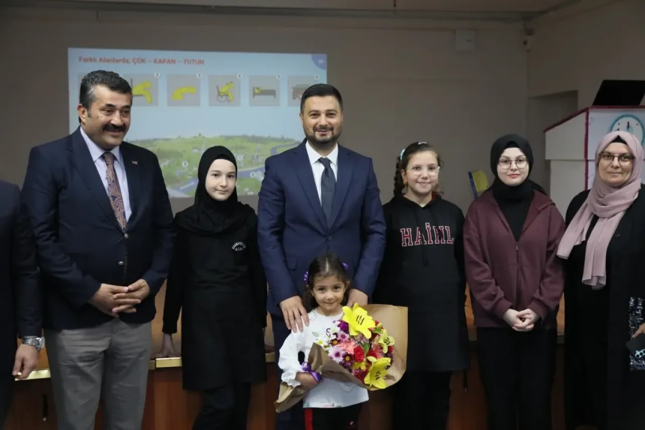 Kağıthane'de Öğrencilere Afet Farkındalık ve İlk Yardım Eğitimi Kağıthane'de Öğrencilere Afet Farkındalık ve İlk Yardım Eğitimi