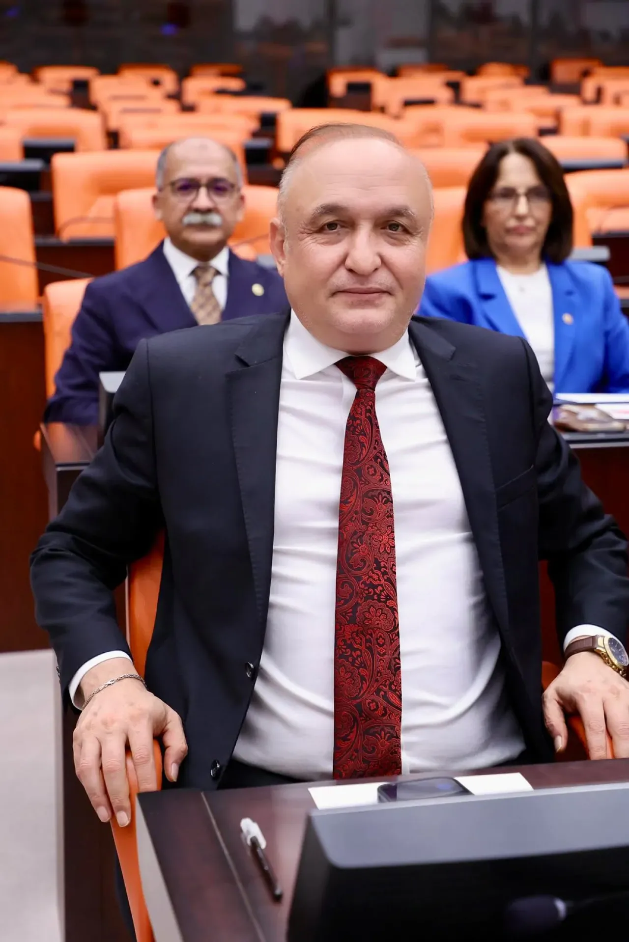 Emeklilikte Kademe Sistemi Talebi: 8 Eylül 1999 Sonrası SGK'lılar Adaletsizlikten Şikayetçi Emeklilikte Kademe Sistemi Talebi: 8 Eylül 1999 Sonrası SGK'lılar Adaletsizlikten Şikayetçi