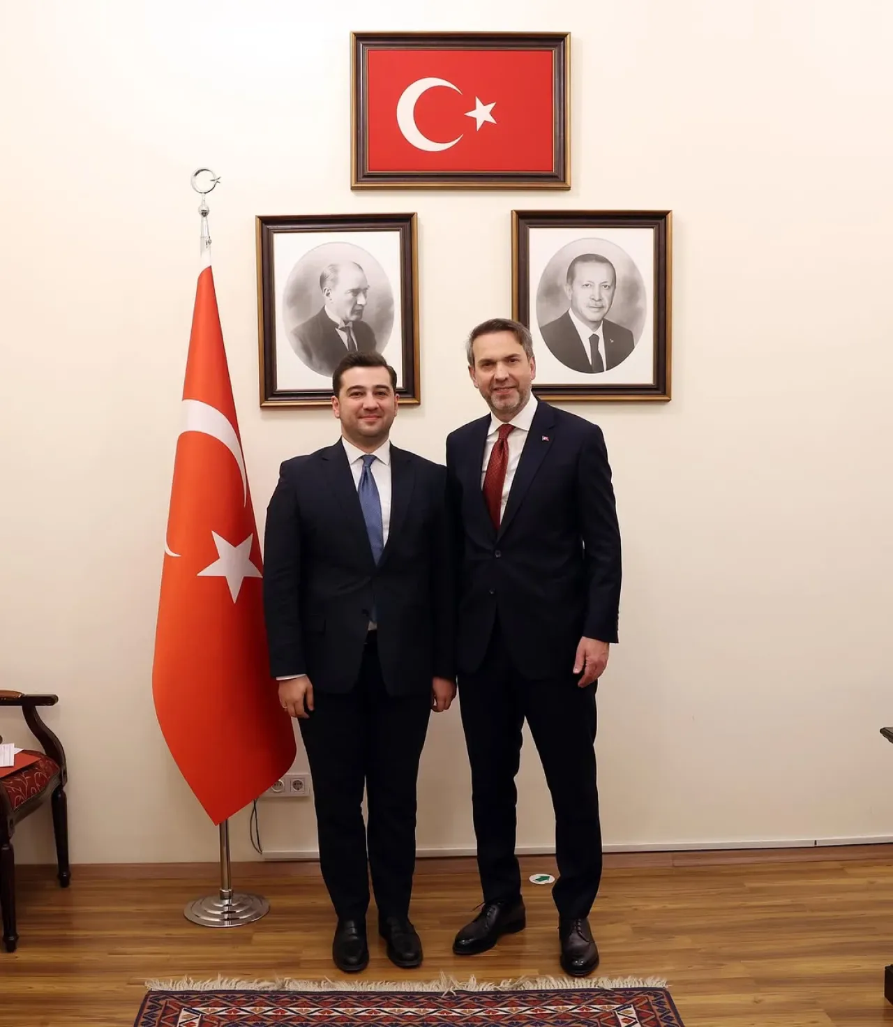 Gaziantep Milletvekili Bozatlı, Enerji Bakanı Bayraktar'ı Ziyaret Etti Gaziantep Milletvekili Bozatlı, Enerji Bakanı Bayraktar'ı Ziyaret Etti