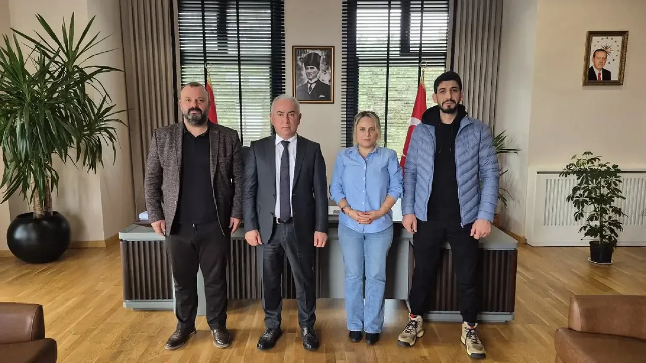 Şile'de Dayanışma Derneği Kaymakam Çit'i Ziyaret Etti Şile'de Dayanışma Derneği Kaymakam Çit'i Ziyaret Etti