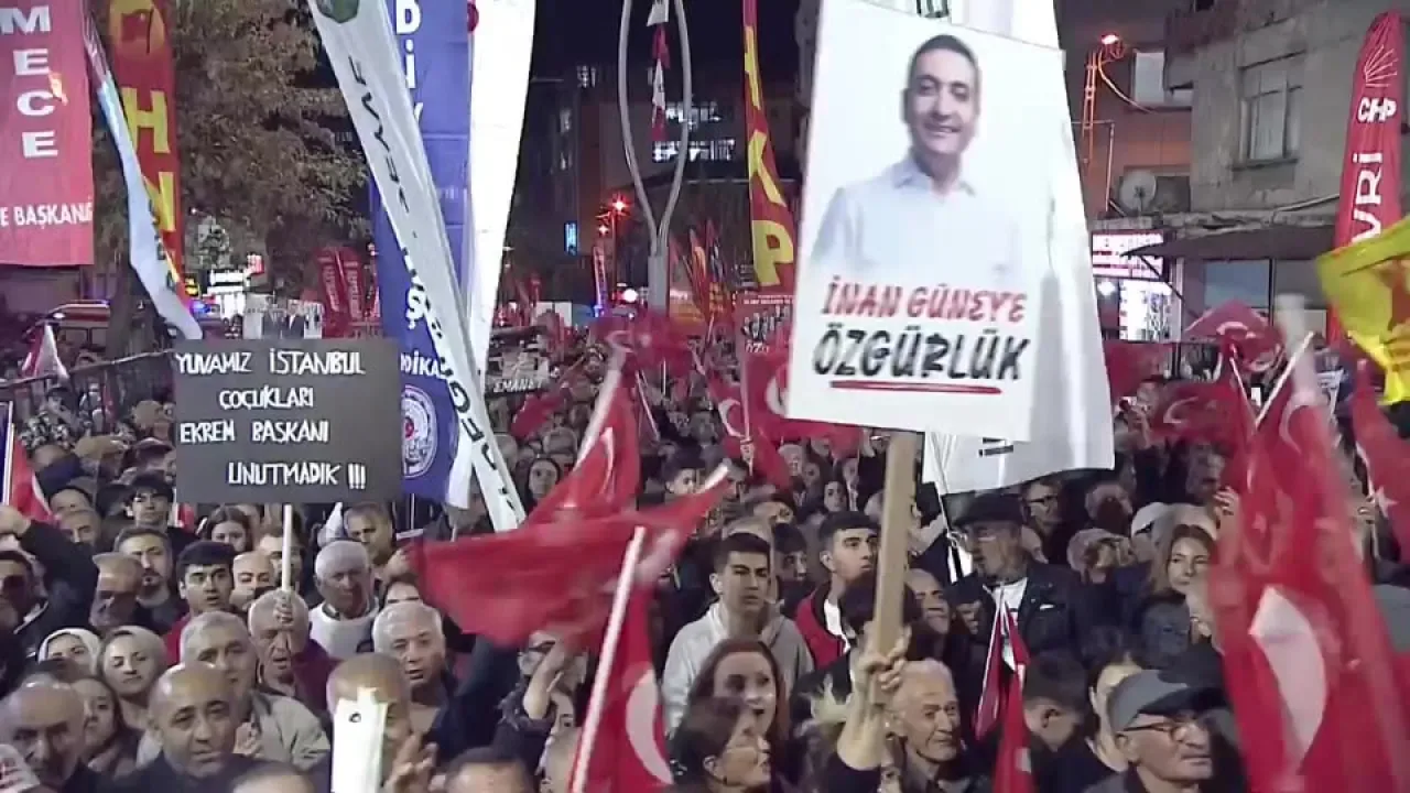 CHP'li Murat Bakan, Sultangazi'de "Millet İradesine Sahip Çıkıyor" Mitingi Düzenledi CHP'li Murat Bakan, Sultangazi'de "Millet İradesine Sahip Çıkıyor" Mitingi Düzenledi