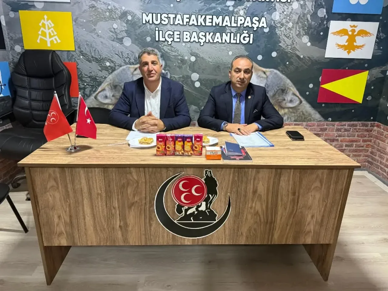 MHP Bursa İl Yönetimi, Mustafakemalpaşa'da Parti Toplantısında Bir Araya Geldi MHP Bursa İl Yönetimi, Mustafakemalpaşa'da Parti Toplantısında Bir Araya Geldi