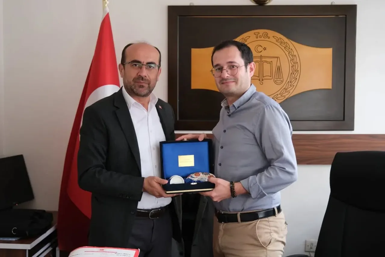Bursa Orhaneli Belediye Başkanı'ndan Yeni Atanan Cumhuriyet Savcısı'na Hayırlı Olsun Ziyareti Bursa Orhaneli Belediye Başkanı'ndan Yeni Atanan Cumhuriyet Savcısı'na Hayırlı Olsun Ziyareti