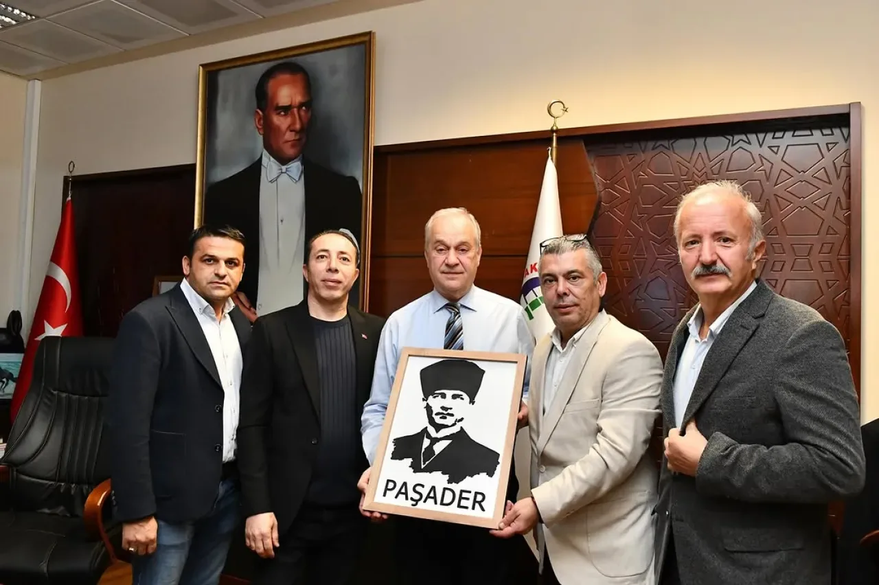 Mustafakemalpaşa Belediye Başkanı Şükrü Erdem, Paşader Yönetimini Ziyaret Etti Mustafakemalpaşa Belediye Başkanı Şükrü Erdem, Paşader Yönetimini Ziyaret Etti