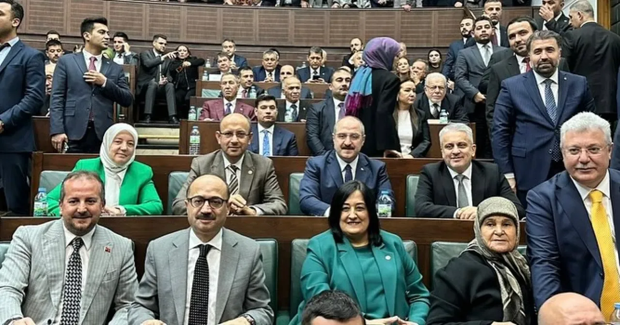 AK Parti Bursa Milletvekili Refik Özen, Grup Toplantısını Değerlendirdi AK Parti Bursa Milletvekili Refik Özen, Grup Toplantısını Değerlendirdi