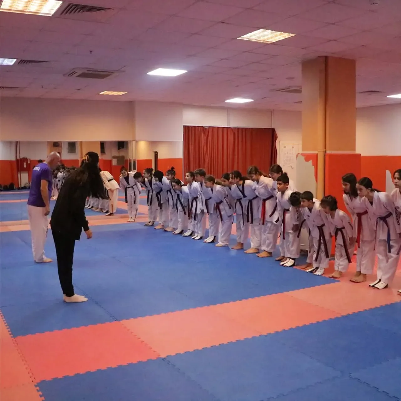 Üsküdar Belediyesi Spor Kulübü Taekwondo Antrenmanından Görüntüler Üsküdar Belediyesi Spor Kulübü Taekwondo Antrenmanından Görüntüler