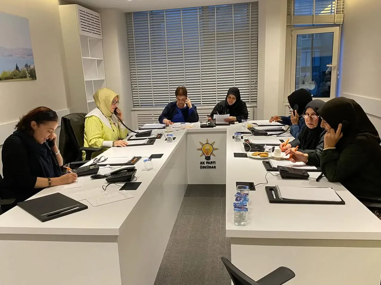 AK Parti Üsküdar Kadın Kolları Seçim Müşahitliği Çalışmalarını Sürdürüyor AK Parti Üsküdar Kadın Kolları Seçim Müşahitliği Çalışmalarını Sürdürüyor