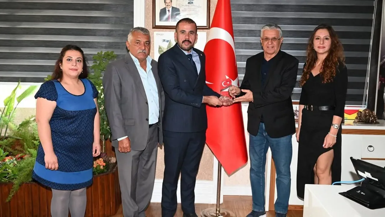 İYİ Parti Kemer İlçe Başkanı'ndan Kemer Belediye Başkanı'na Ziyaret İYİ Parti Kemer İlçe Başkanı'ndan Kemer Belediye Başkanı'na Ziyaret