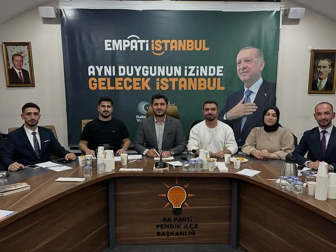 AK Gençlik Pendik İlçe Başkanı Emin Bostancı Başkanlığında Olağan Toplantı Gerçekleştirildi AK Gençlik Pendik İlçe Başkanı Emin Bostancı Başkanlığında Olağan Toplantı Gerçekleştirildi