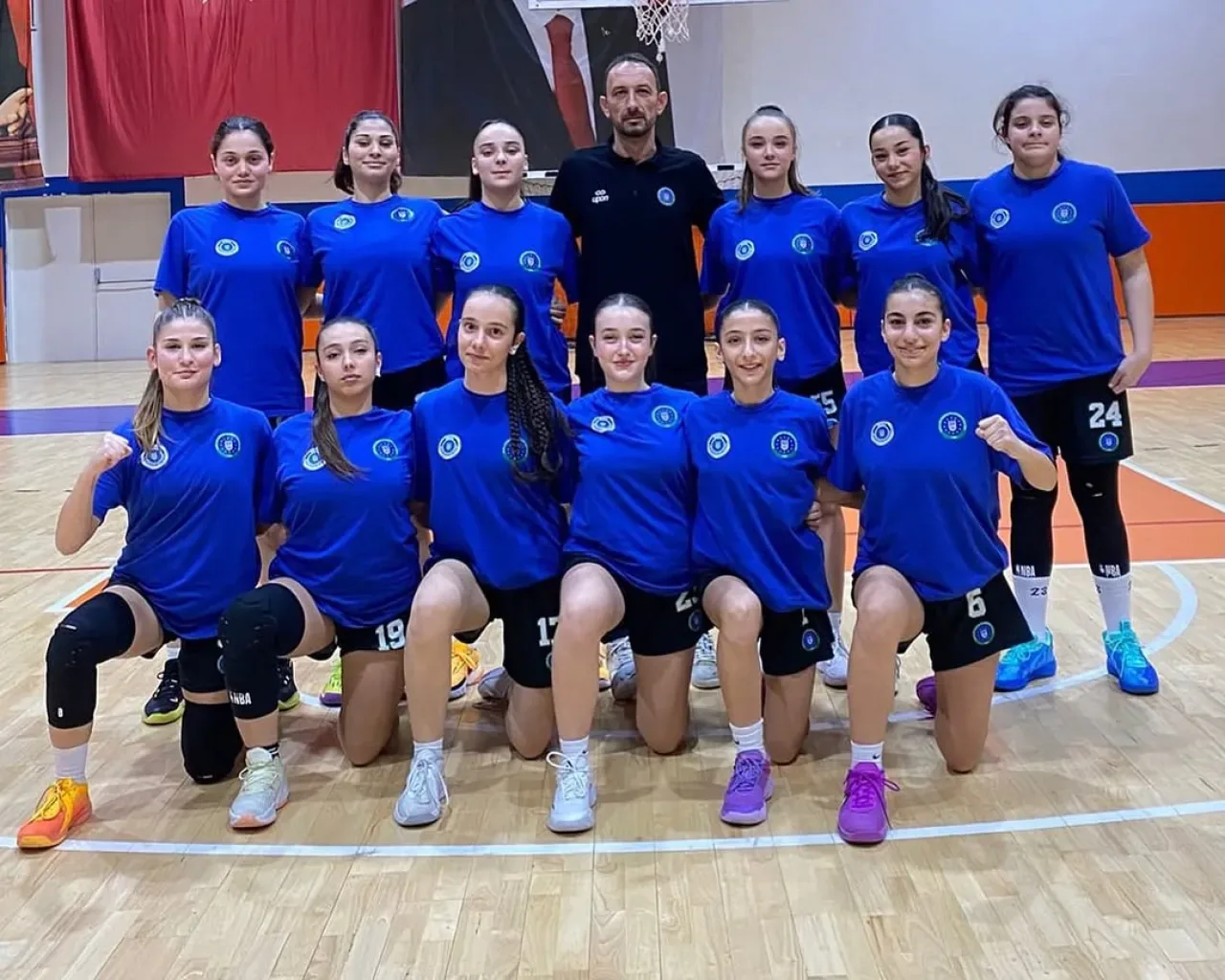 Bursa Büyükşehir Belediyespor U16 Kız Basketbol Takımı Mağlup Oldu Bursa Büyükşehir Belediyespor U16 Kız Basketbol Takımı Mağlup Oldu