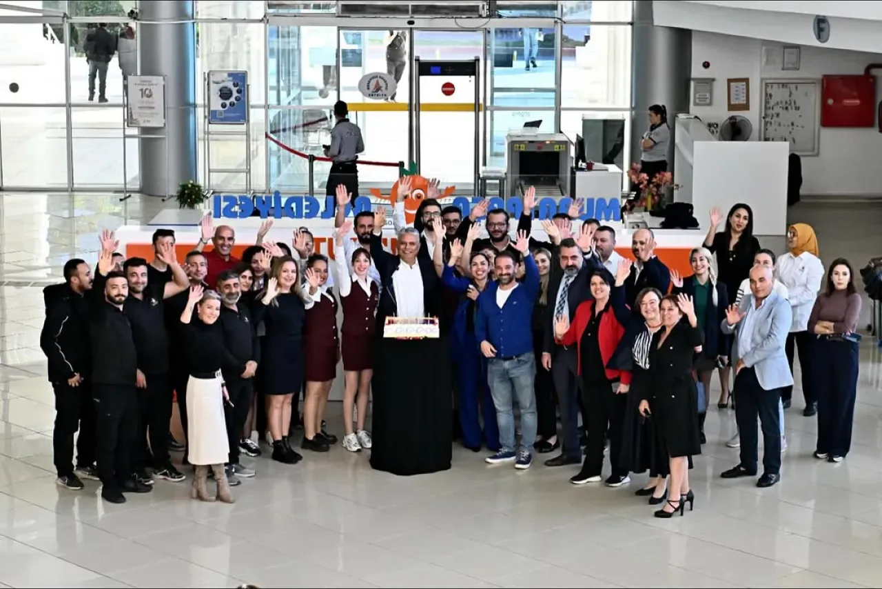 Muratpaşa Belediyesi'nin Turunç Masa Hizmeti 11. Yılına Bastı Muratpaşa Belediyesi'nin Turunç Masa Hizmeti 11. Yılına Bastı