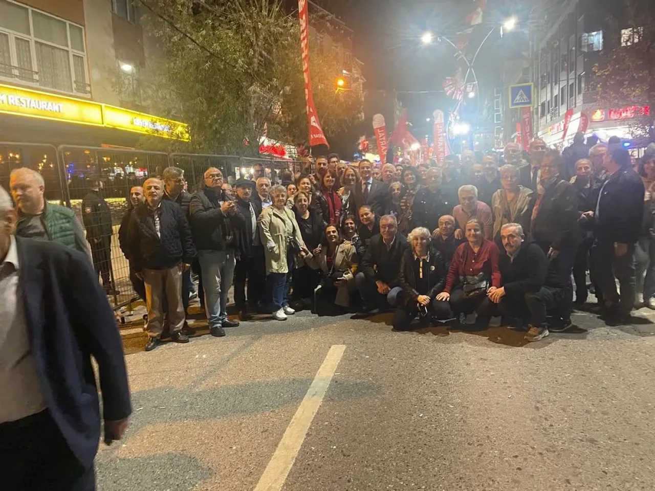 CHP'li Ataşehir İlçe Başkanlığı'ndan "Umudu, Kardeşliği ve Adaleti Büyütme" Vurgusu CHP'li Ataşehir İlçe Başkanlığı'ndan "Umudu, Kardeşliği ve Adaleti Büyütme" Vurgusu