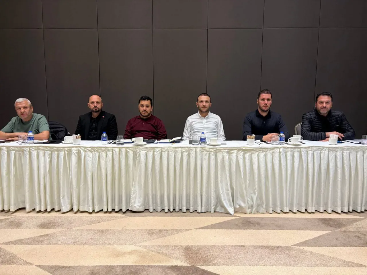 AK Parti Beyoğlu'nda Danışma Meclisi Hazırlıkları Görüşüldü AK Parti Beyoğlu'nda Danışma Meclisi Hazırlıkları Görüşüldü