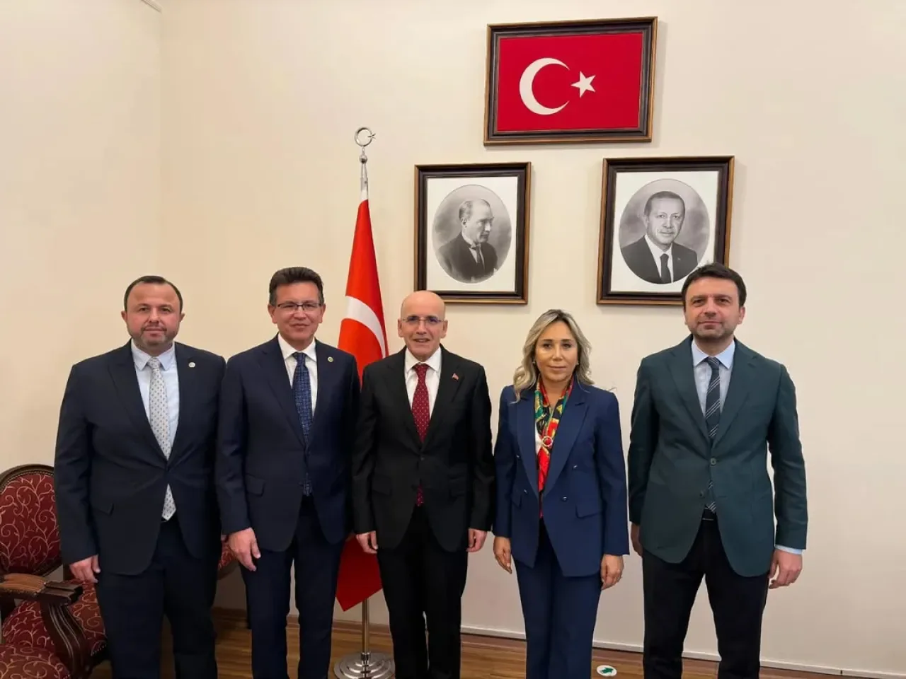 AK Parti Antalya Milletvekili Vural Çokal, Bakan Şimşek'i TBMM'de Ziyaret Etti AK Parti Antalya Milletvekili Vural Çokal, Bakan Şimşek'i TBMM'de Ziyaret Etti