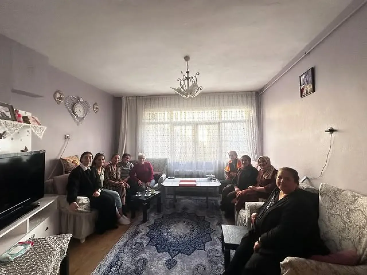 MHP Gaziosmanpaşa'dan Karlıtepe Mahallesi'nde Komşu Ziyareti MHP Gaziosmanpaşa'dan Karlıtepe Mahallesi'nde Komşu Ziyareti