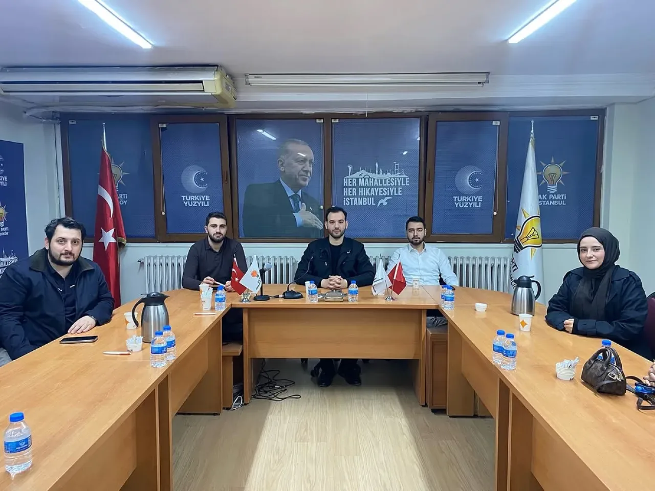 AK Parti Kadıköy Gençlik Kolları'ndan Yeni Dönem Çalışmaları AK Parti Kadıköy Gençlik Kolları'ndan Yeni Dönem Çalışmaları