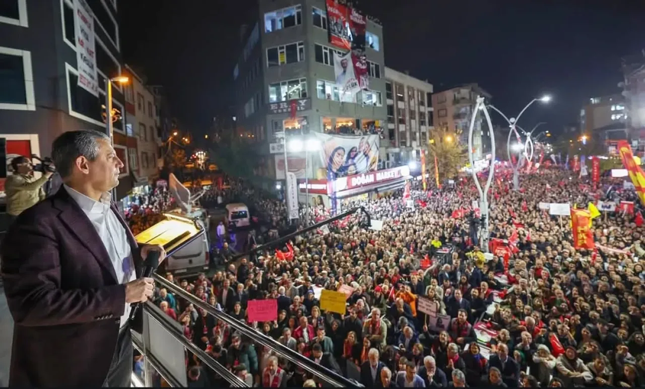 CHP Kadıköy İlçe Teşkilatı Sultangazi'de Millet İradesine Sahip Çıkma Eyleminde CHP Kadıköy İlçe Teşkilatı Sultangazi'de Millet İradesine Sahip Çıkma Eyleminde