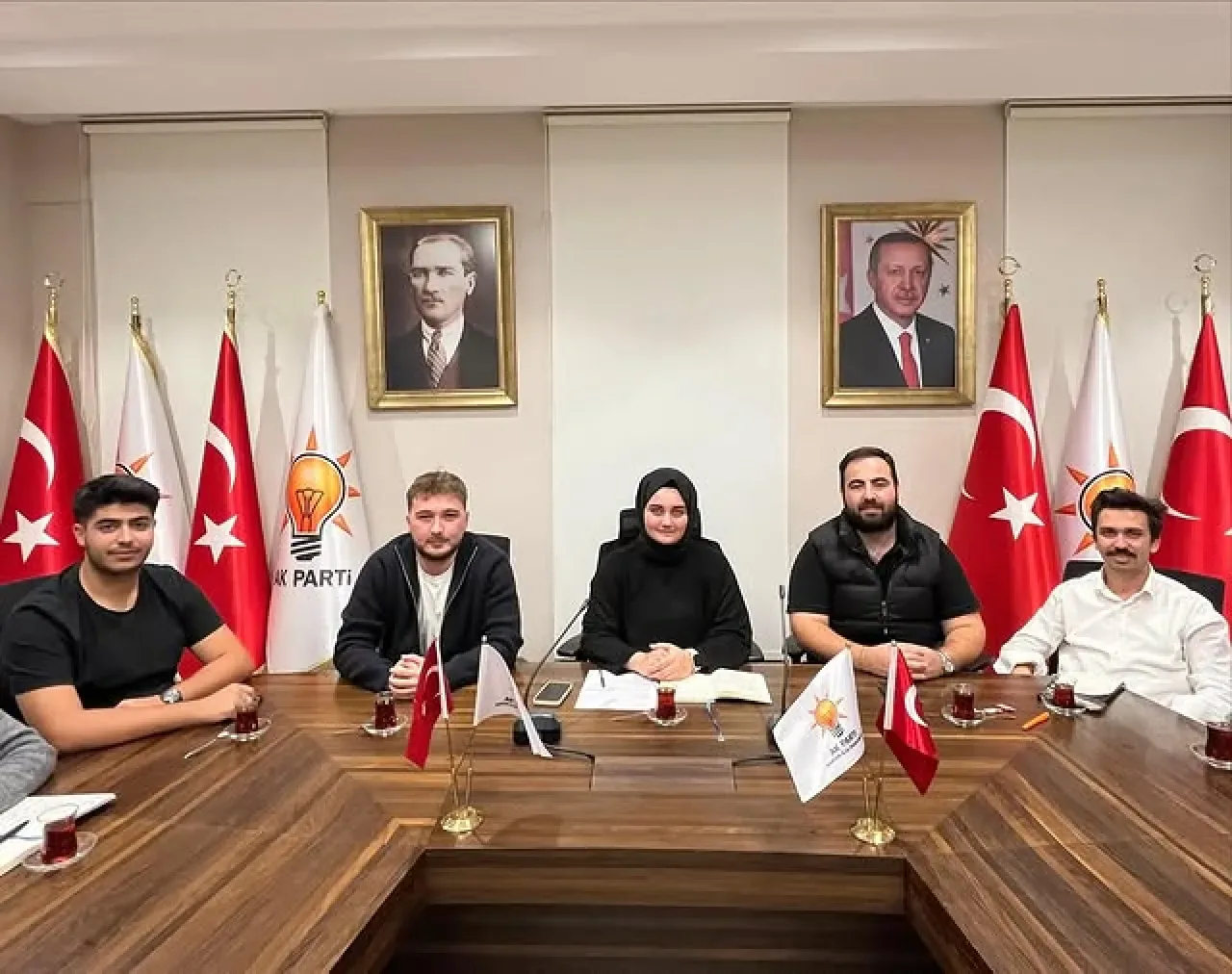 AK Parti Sarıyer Gençlik Kolları Yeni Dönem Çalışma Planlarını Açıkladı AK Parti Sarıyer Gençlik Kolları Yeni Dönem Çalışma Planlarını Açıkladı
