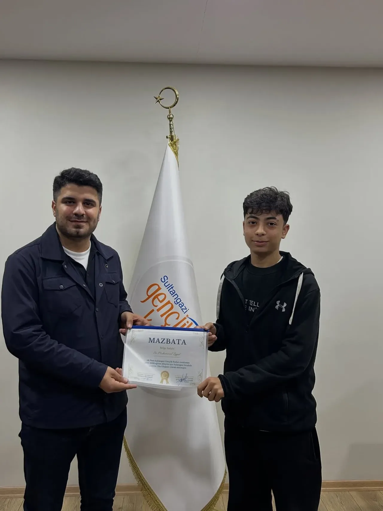 AK Parti Sultangazi Gençlik Kolları Yeni Seçmen Lise Başkanlığı Atamasını Yaptı AK Parti Sultangazi Gençlik Kolları Yeni Seçmen Lise Başkanlığı Atamasını Yaptı