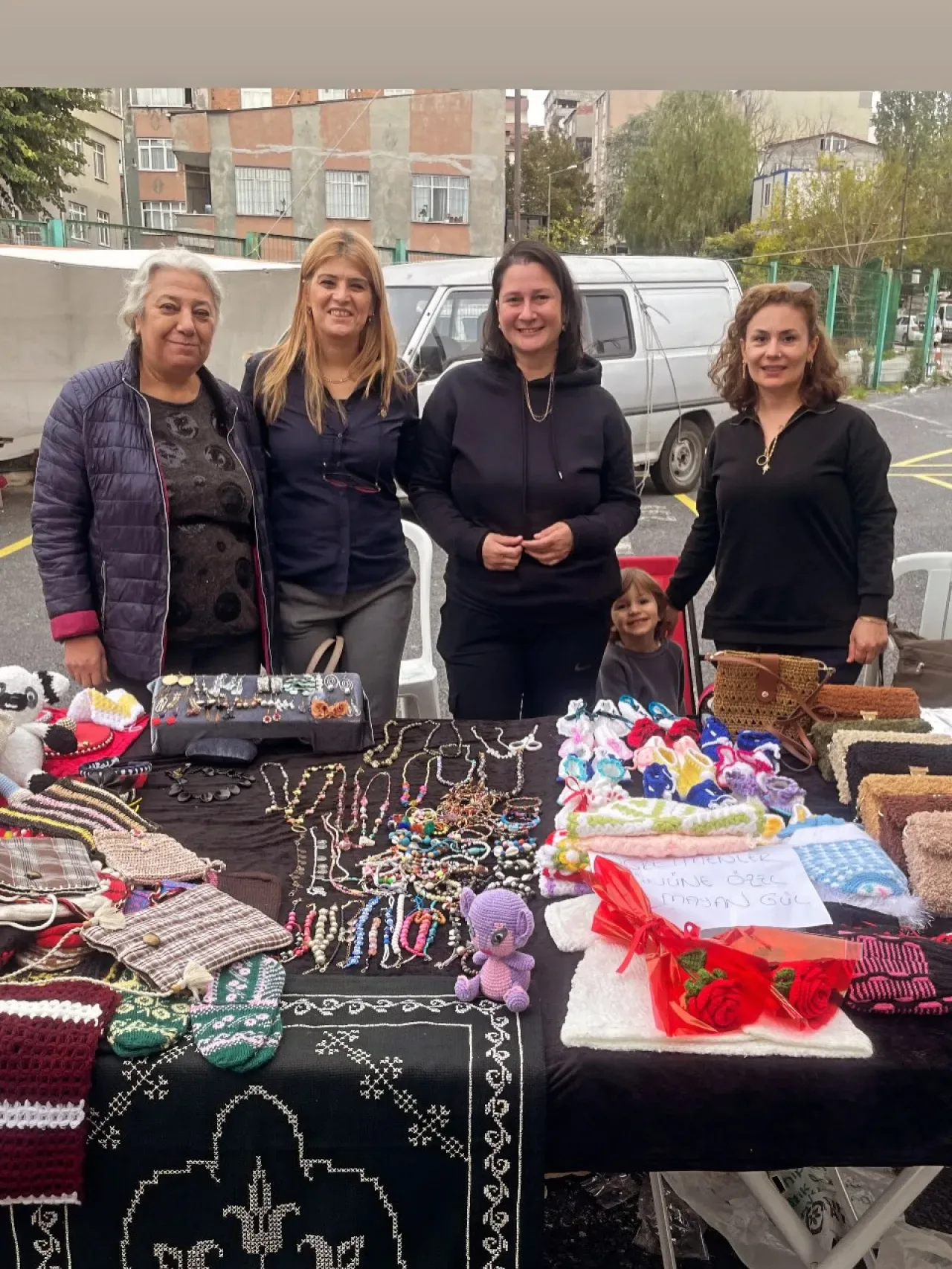 Bahçelievler Kadın Meclisi Cumhuriyet Mahallesi'nde Çarşamba Pazarı Ziyareti Bahçelievler Kadın Meclisi Cumhuriyet Mahallesi'nde Çarşamba Pazarı Ziyareti
