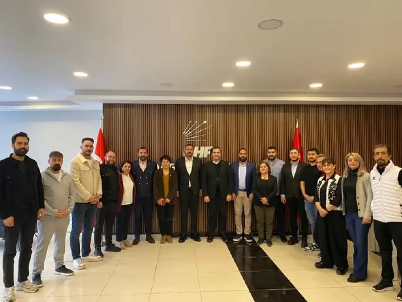 CHP'li Uygar Parçal, Altındağ İlçe Başkanlığını Ziyaret Etti CHP'li Uygar Parçal, Altındağ İlçe Başkanlığını Ziyaret Etti