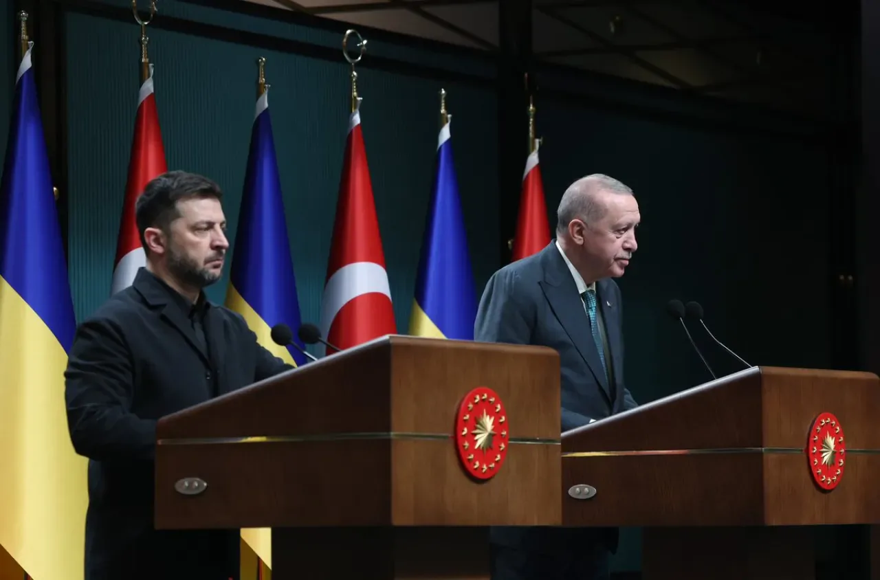 Cumhurbaşkanı Erdoğan ve Ukrayna Devlet Başkanı Zelenski Ortak Basın Toplantısı Düzenledi Cumhurbaşkanı Erdoğan ve Ukrayna Devlet Başkanı Zelenski Ortak Basın Toplantısı Düzenledi