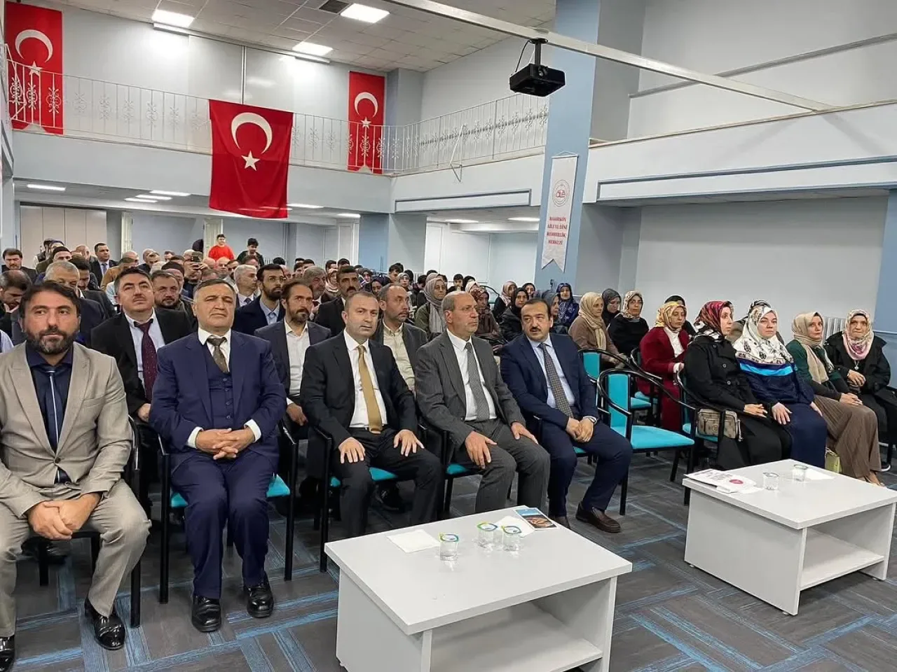 MHP Bakırköy İlçe Başkanlığı, Hz. Muhammed ve Aile Konulu Konferansa Katıldı MHP Bakırköy İlçe Başkanlığı, Hz. Muhammed ve Aile Konulu Konferansa Katıldı