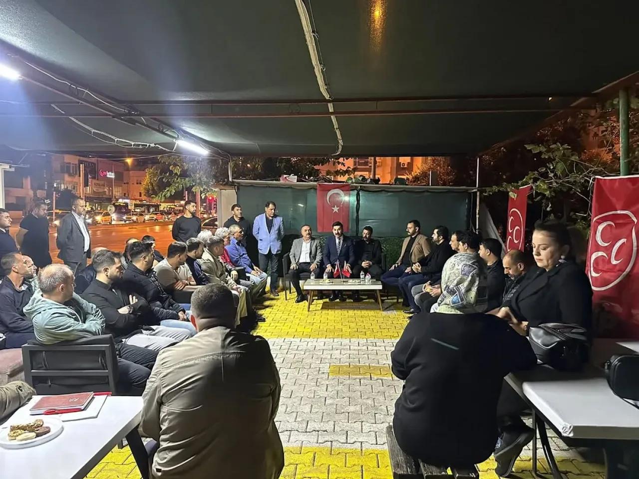 MHP Muratpaşa, Yeşilbahçe Mahallesi'nde Vatandaş Buluşması Düzenledi MHP Muratpaşa, Yeşilbahçe Mahallesi'nde Vatandaş Buluşması Düzenledi