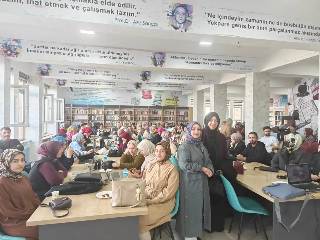 Kâğıthane'de Öğretmenlere Etkileşimli Tahta Kullanım Semineri Kâğıthane'de Öğretmenlere Etkileşimli Tahta Kullanım Semineri