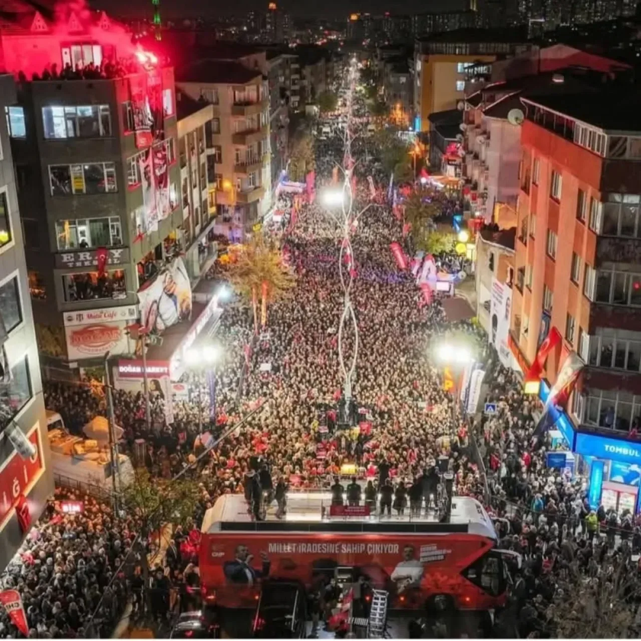 CHP Kadın Kolları Sultangazi'nde "Millet İradesi" İçin Bir Araya Geldi CHP Kadın Kolları Sultangazi'nde "Millet İradesi" İçin Bir Araya Geldi