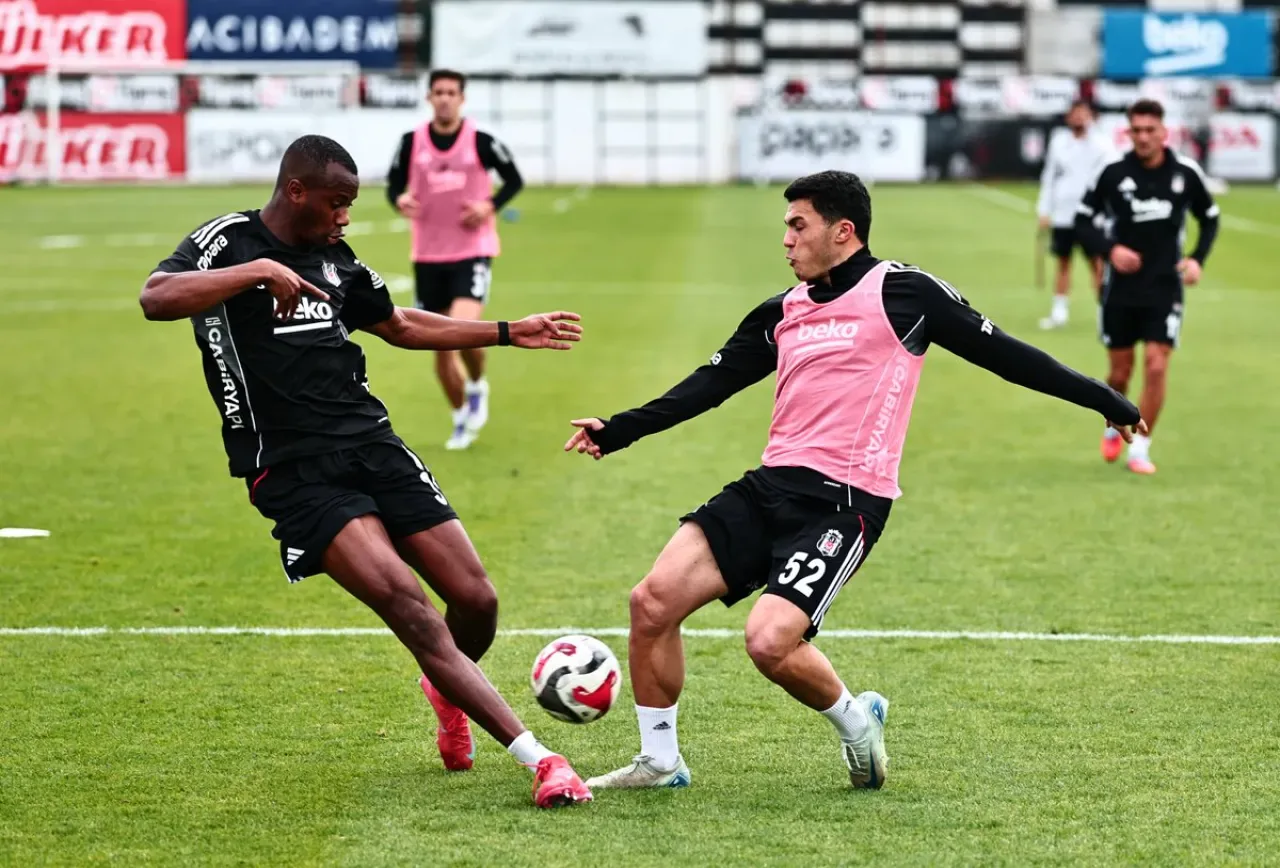 Beşiktaş'ta Sezon Öncesi Hazırlıklar Tüm Hızıyla Devam Ediyor Beşiktaş'ta Sezon Öncesi Hazırlıklar Tüm Hızıyla Devam Ediyor