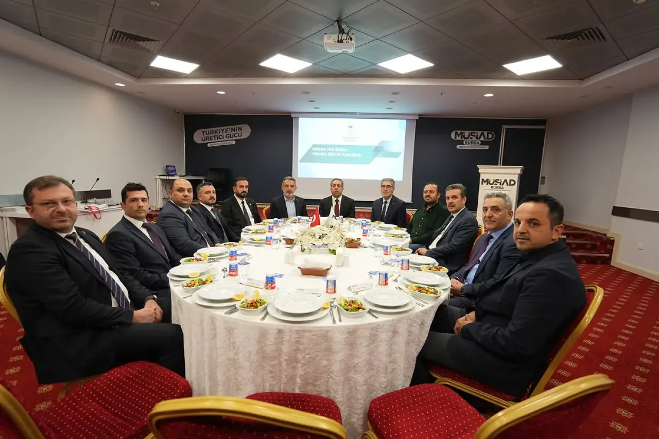 Bursa'da Tarım, Gıda ve Hayvancılık Sektörünün Geleceği Masaya Yatırıldı Bursa'da Tarım, Gıda ve Hayvancılık Sektörünün Geleceği Masaya Yatırıldı
