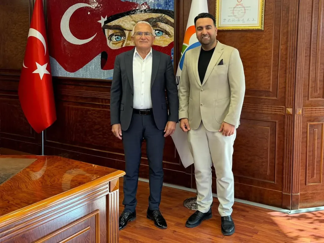 Kumluca Belediyesi'nde İş İnsanı Eyüp Bozoğlu'na Nezaket Ziyareti Kumluca Belediyesi'nde İş İnsanı Eyüp Bozoğlu'na Nezaket Ziyareti