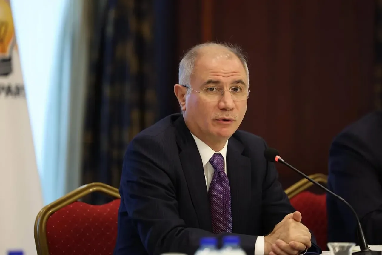AK Parti'de Dış Politika Değerlendirme Toplantısı: Hakan Fidan'dan Küresel ve Bölgesel Analiz AK Parti'de Dış Politika Değerlendirme Toplantısı: Hakan Fidan'dan Küresel ve Bölgesel Analiz