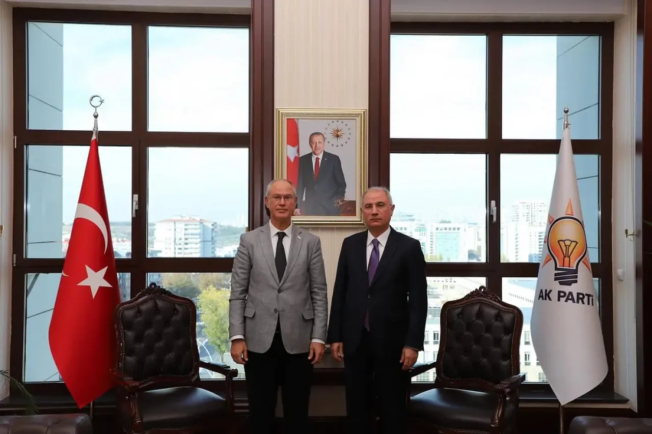 AK Parti Bursa Milletvekili Efkan Ala, KKTC Çalışma ve Sosyal Güvenlik Bakanı Oğuzhan Hasipoğlu ile Görüştü AK Parti Bursa Milletvekili Efkan Ala, KKTC Çalışma ve Sosyal Güvenlik Bakanı Oğuzhan Hasipoğlu ile Görüştü