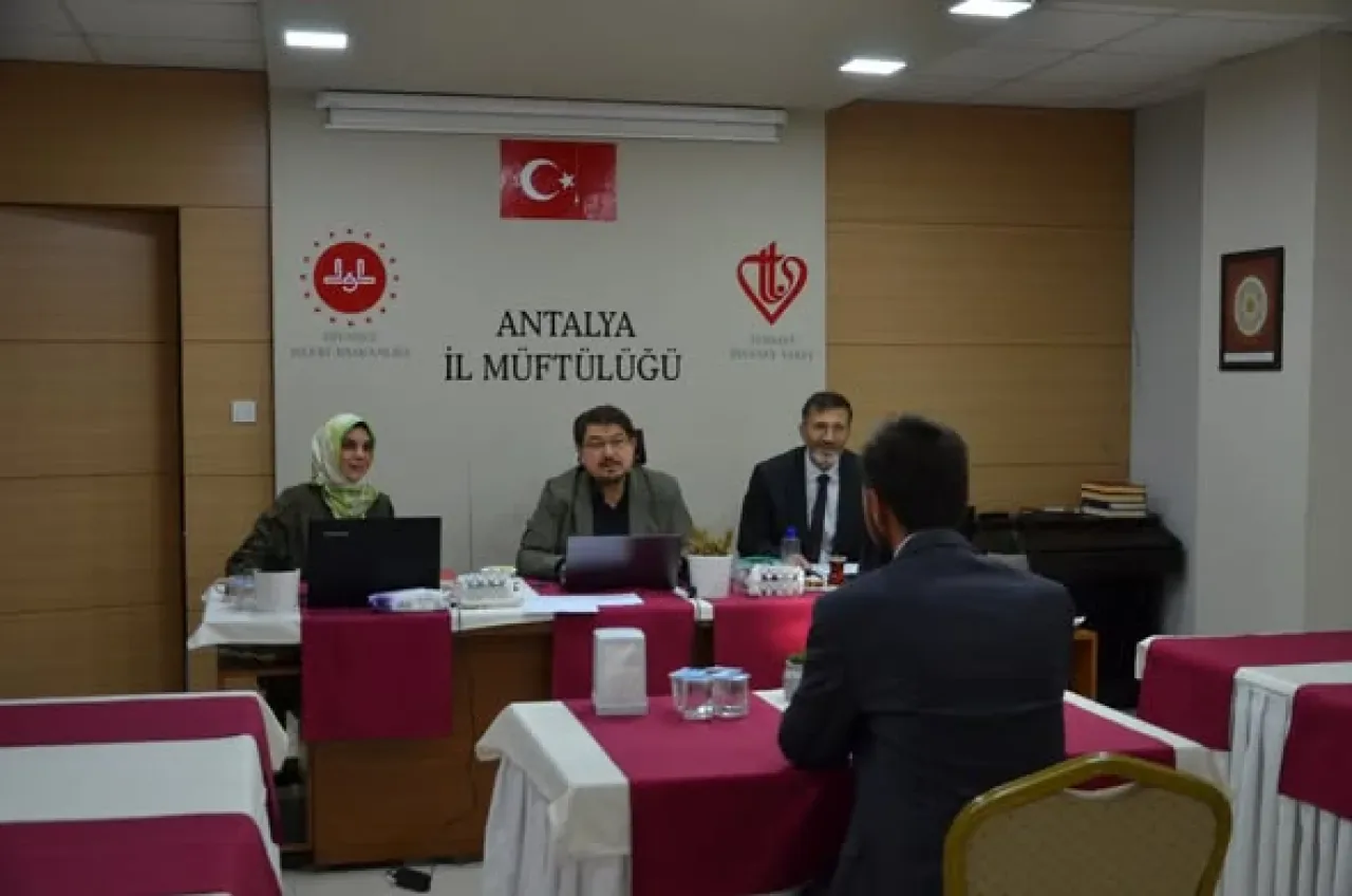Antalya'da 2026 Yılı Hac Görevlisi Mülakatları Başladı Antalya'da 2026 Yılı Hac Görevlisi Mülakatları Başladı