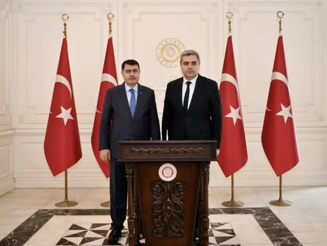 Gürcistan'ın Yeni Ankara Büyükelçisi Archil Kalandia, Vali Şahin'i Ziyaret Etti Gürcistan'ın Yeni Ankara Büyükelçisi Archil Kalandia, Vali Şahin'i Ziyaret Etti