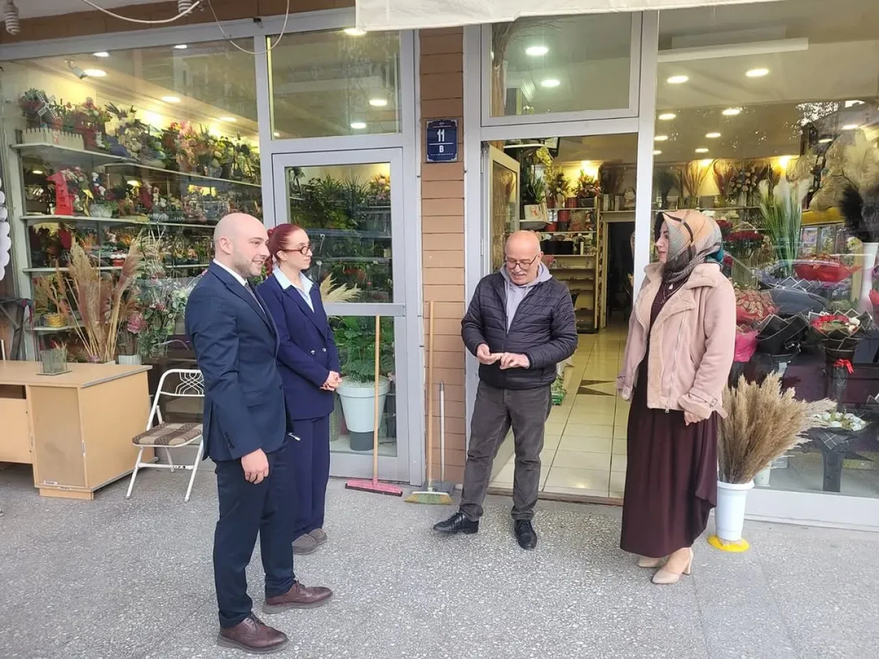 MHP Yenimahalle İlçe Teşkilatı, Demetevler Esnafını Ziyaret Etti MHP Yenimahalle İlçe Teşkilatı, Demetevler Esnafını Ziyaret Etti